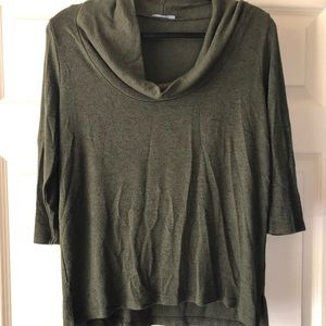 Adorable cowl neck lightweight sweater!